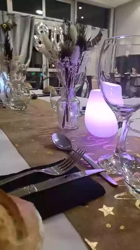 Le restaurant - La Pomme De Pin - restaurant THOREE-LES-PINS - restaurant Thorée les Pains